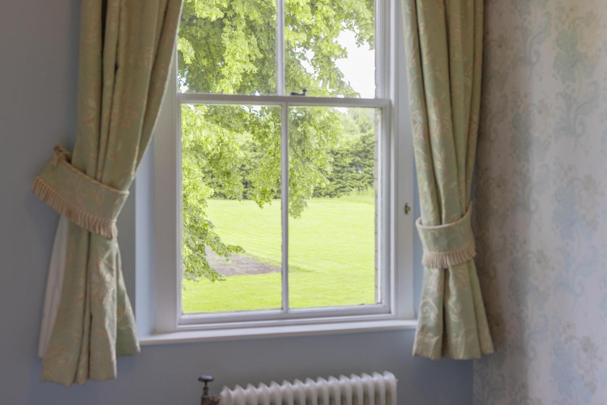 Woodland Manor Hotel Bedford Exterior photo